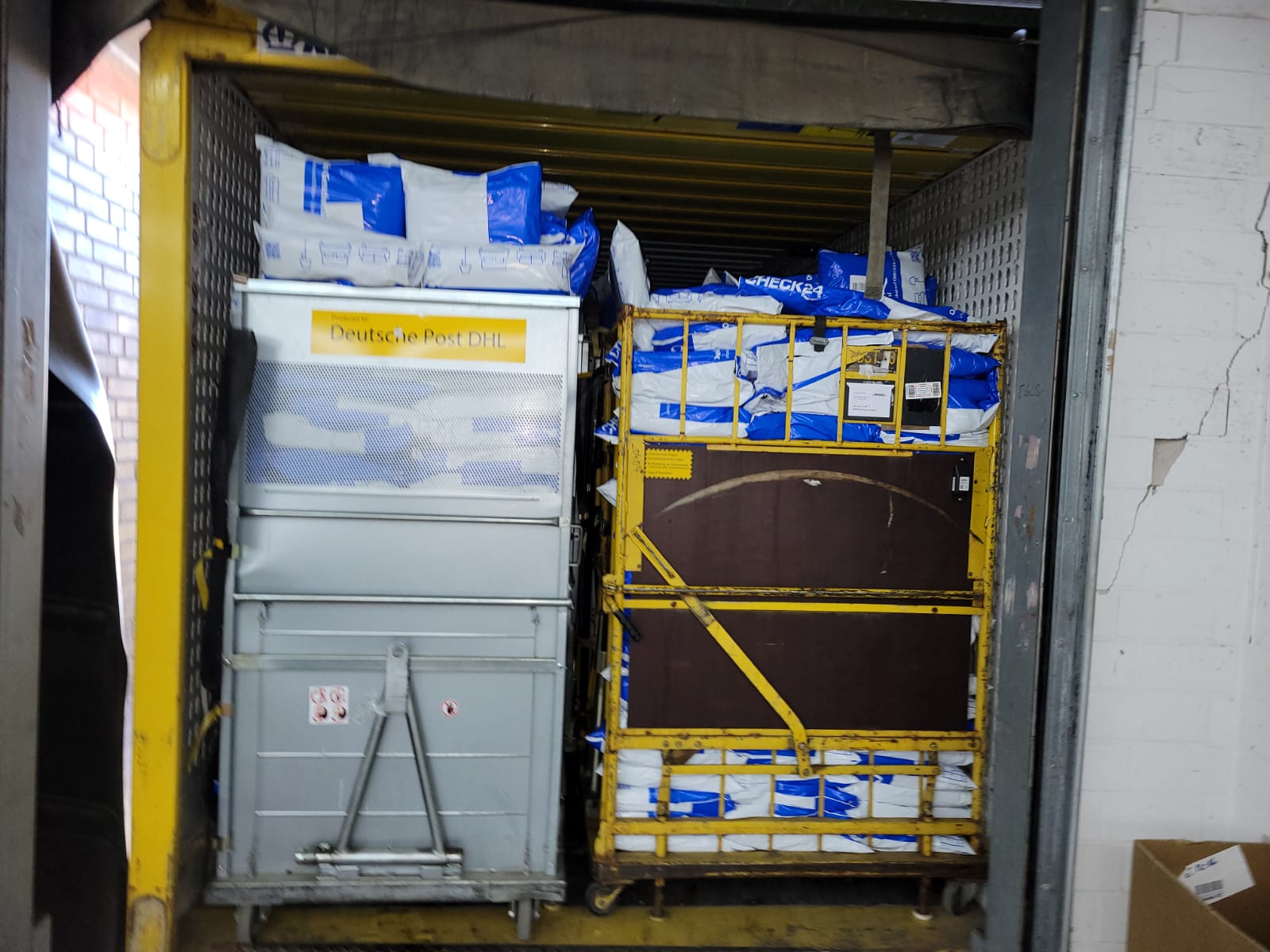 check24 DHL